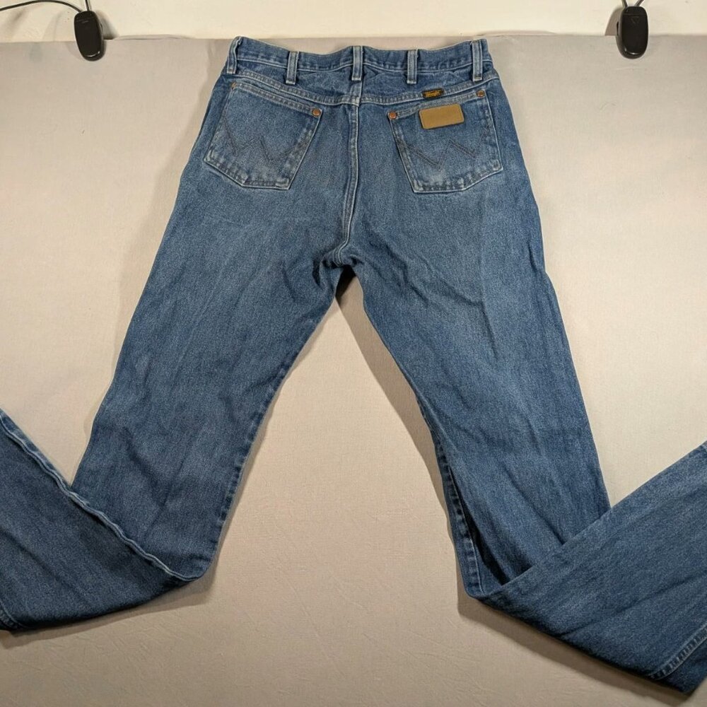 Wrangler Mens 34 x 38 Blue Denim Classic Fit Jeans Made In The USA - Picture 2 of 6